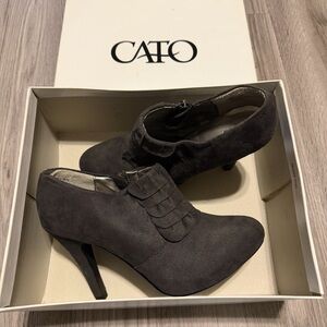 Women's Gray Suede Heeled Ankle Boots